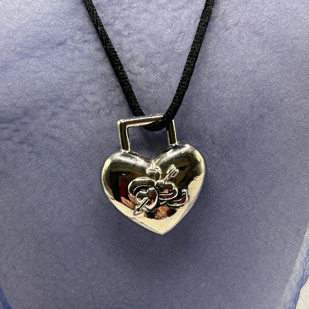 Vintage Silver Heart Lock Pendant Necklace - Picture 1 of 10